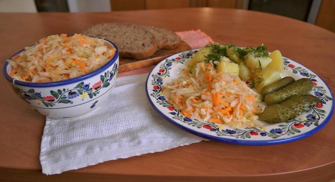 Delicious TV: Crunchy pickled cabbage